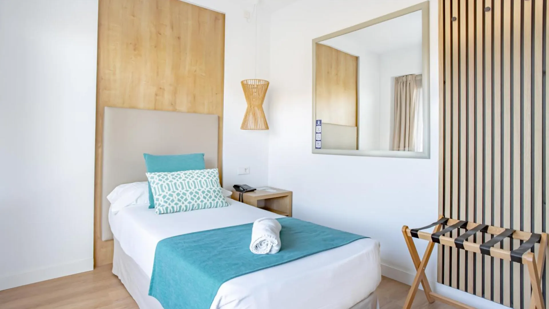 Bahia De Alcudia Hotel & Spa Порто де Алькудиа
