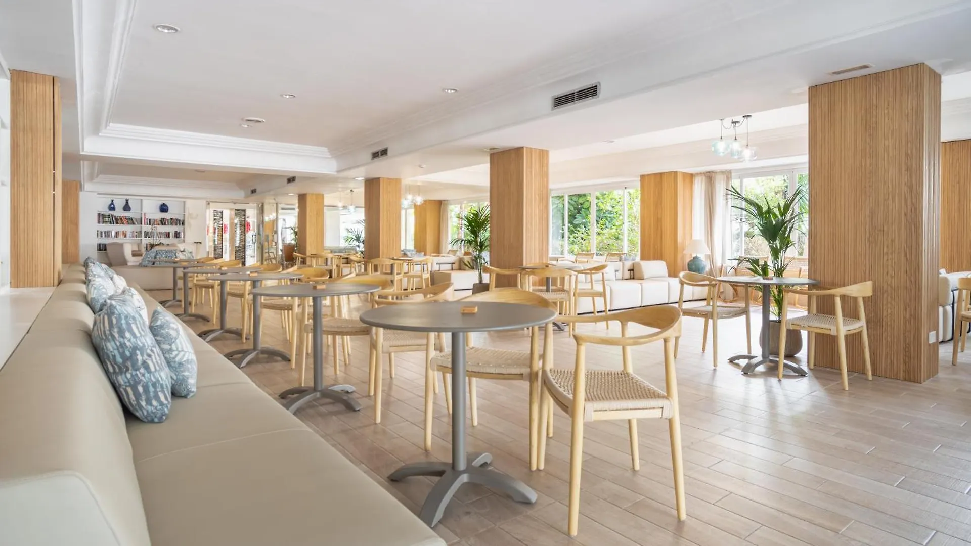 Bahia De Alcudia Hotel & Spa Порто де Алькудиа